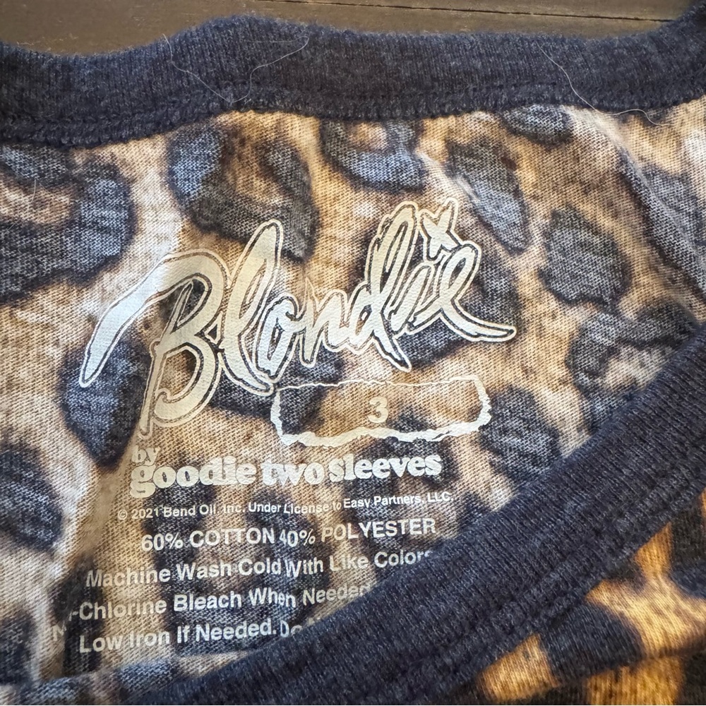 Torrid Blondie Tshirt Leopard Cheetah Print size 3 - Picture 3 of 4